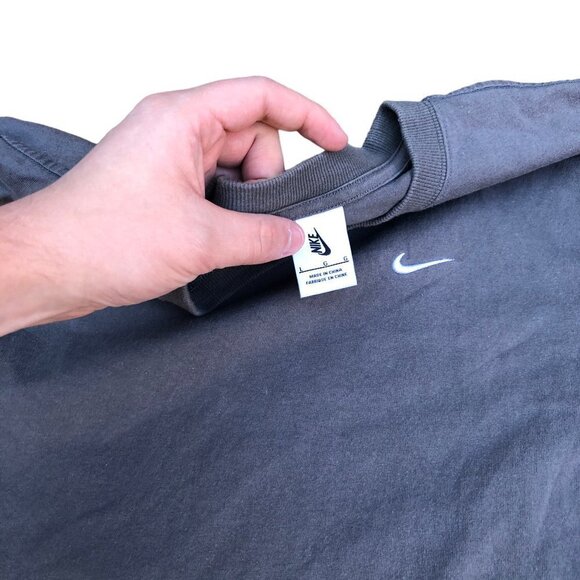NIKE Essentials Shirt Heather Gray Large - Picture 3 of 5